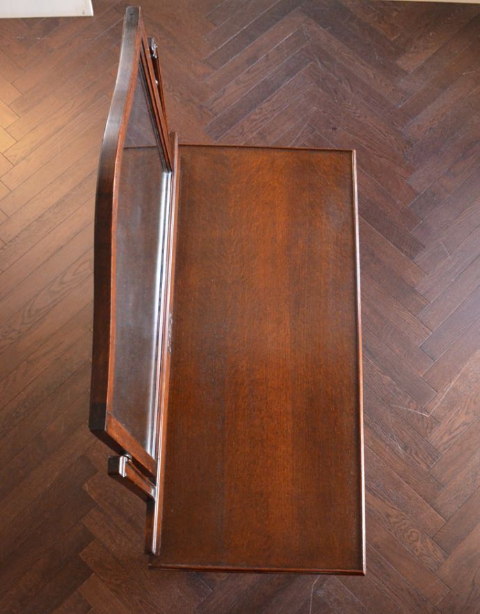 アンティークのドレッサー　アンティーク家具　ミラー付きのアンティーク英国家具、実用的なドレッシングチェスト。天板はピカピカです。(q-667-f)