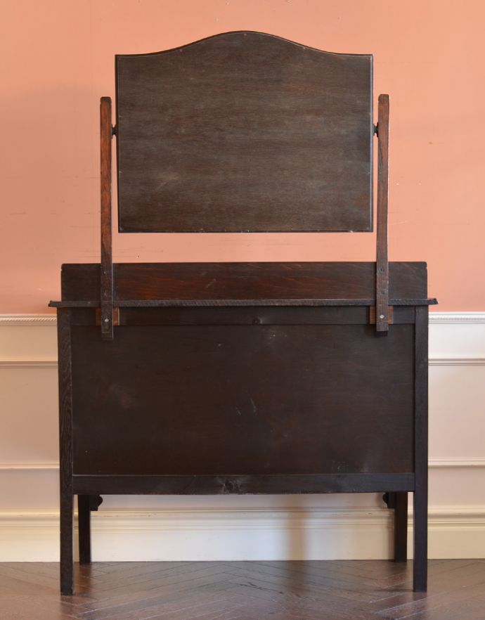 アンティークのドレッサー　アンティーク家具　ミラー付きのアンティーク英国家具、実用的なドレッシングチェスト。きちんとメンテナンスしてあるので、裏側もキレイです。(q-667-f)