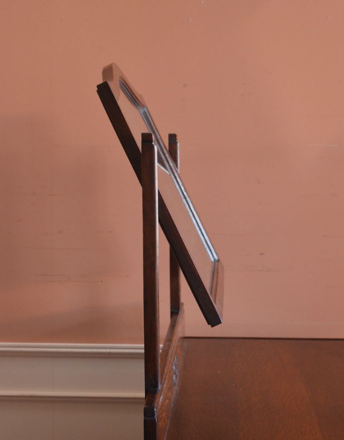 アンティークのドレッサー　アンティーク家具　ミラー付きのアンティーク英国家具、実用的なドレッシングチェスト。大きな鏡はお部屋を広く見せる効果大。(q-667-f)