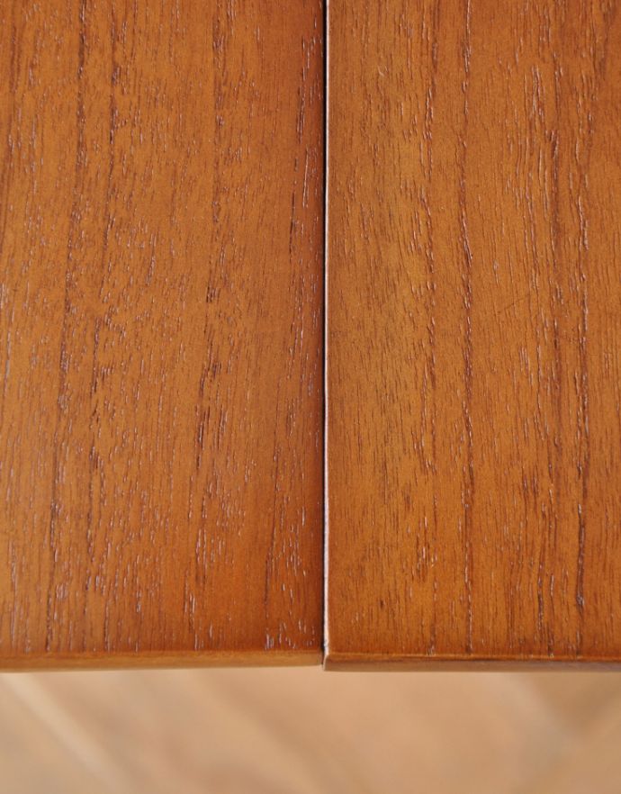 アンティークのテーブル　アンティーク家具　北欧スタイルのヴィンテージ家具、伸張式ダイニングテーブル。メンテナンスをしてありますので、つなぎ目も美しいです。(q-673-f)