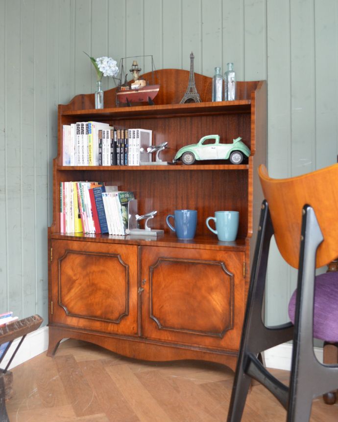 アンティークのキャビネット　アンティーク家具　書斎やリビングで使いたいアンティーク家具、スタンディングブックシェルフ（本棚） 。。(q-683-f)