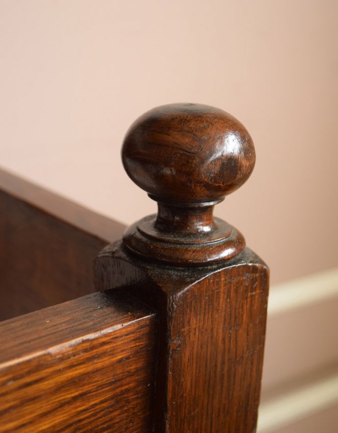 アンティークの玄関収納　アンティーク家具　英国ならではのアンティーク家具、カッティングミラーが付いたホールスタンド（コート掛け）。隅々まで上品なデザインです。(q-713-f)