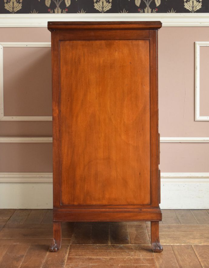 アンティークのキャビネット　アンティーク家具　扉、引き出し、鏡が付いた多機能なアンティーク英国家具、バチェラーズチェスト。サイドもしっかり作られています。(q-723-f)
