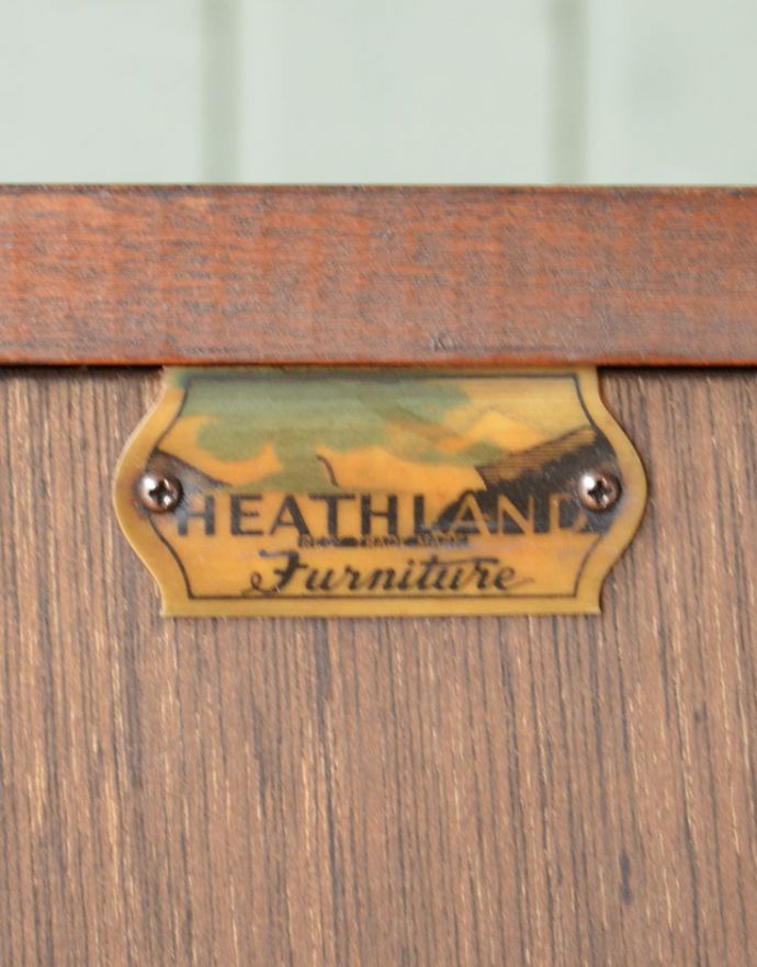 ロイドテーブル　アンティーク家具　英国の書斎で使えるアンティーク家具、お仕事も捗る素敵なマホガニー材のデスク （机）。メーカーの思われるタグがついていました。(q-729-f)