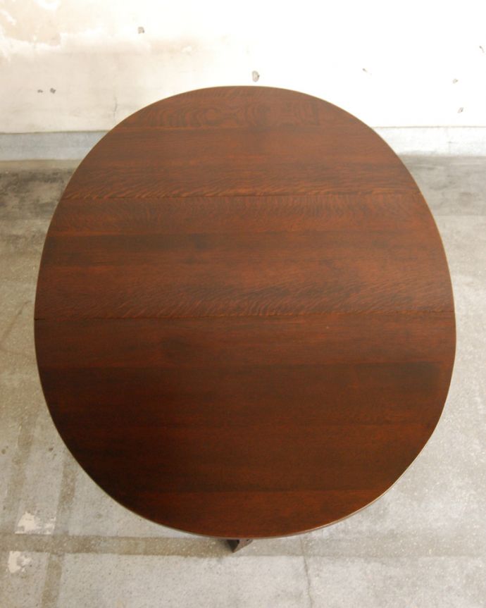 ロイドテーブル アンティーク家具 英国アンティーク家具、脚元の凝った彫りも美しいゲートレッグテーブル(伸張式テーブル)。天板もピカピカにお直ししました。(q-753-f)