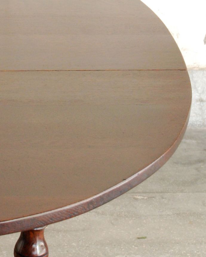 ロイドテーブル アンティーク家具 英国アンティーク家具、脚元の凝った彫りも美しいゲートレッグテーブル(伸張式テーブル)。メンテナンスをしてありますので、つなぎ目も美しいです。(q-753-f)