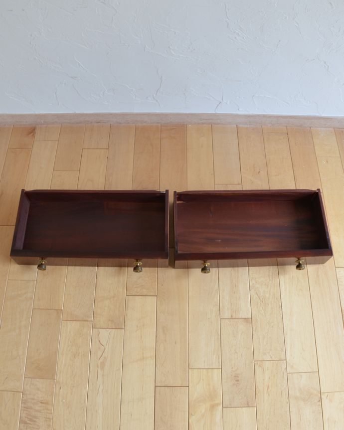 アンティークのキャビネット　アンティーク家具　英国のアンティーク家具、マホガニー材の高級感のあるブックシェルフ（本棚）。引き出しは２杯。(q-754-f)