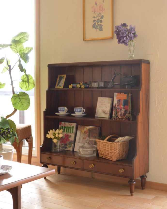 アンティークのキャビネット　アンティーク家具　英国のアンティーク家具、マホガニー材の高級感のあるブックシェルフ（本棚）。本以外にどんなものを飾っても素敵に見えちゃう･･･。(q-754-f)