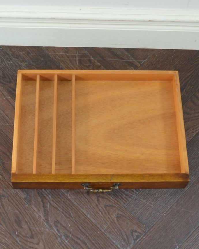 アンティークのチェスト　アンティーク家具　英国の便利なアンティーク家具、伸張式の素敵なソーイングボックス。引き出しは１杯。(q-760-f)