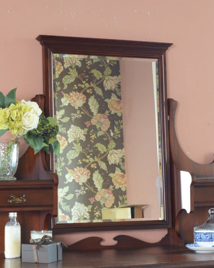 アンティークのドレッサー　アンティーク家具　英国のアンティーク家具、ドレッシングテーブル（デスク）。大きな鏡はお部屋を広く見せる効果大。(q-780-f)