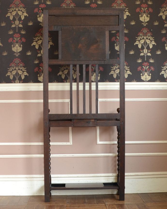 アンティークの玄関収納　アンティーク家具　アンティークの英国インテリア、オーク材の鏡付きホールスタンド（コート掛け）。きちんとメンテナンスしてあるので、裏側もキレイです。(q-782-f)