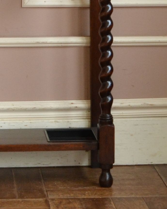 アンティークの玄関収納　アンティーク家具　アンティークの英国インテリア、オーク材の鏡付きホールスタンド（コート掛け）。メンテナンスされた脚がしっかり支えてくれます。(q-782-f)