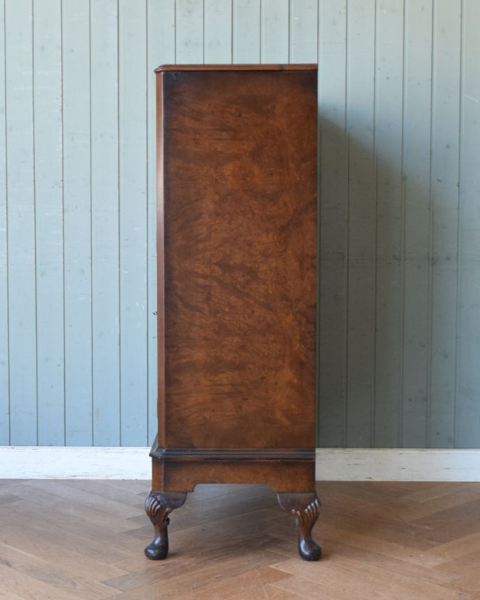 アンティークのキャビネット　アンティーク家具　開けてビックリ！美しすぎる魅惑のアンティークカクテルキャビネット。サイドから見てもキレイです。(q-827-f)