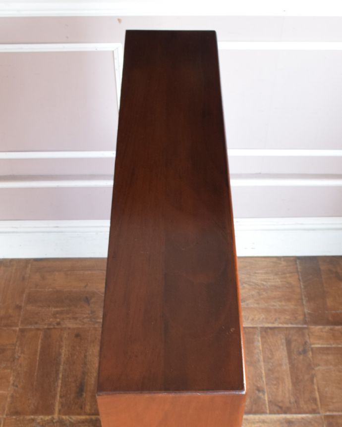 アンティークのキャビネット アンティーク家具 イギリスのアンティーク家具、ステンドグラス入りのスタッキングブックケース(本棚)。天板の塗装もキレイに仕上げました。(q-831-f)