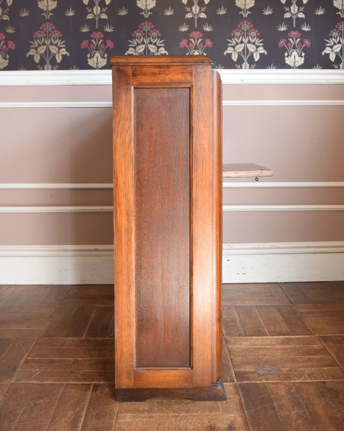 ビューロー アンティーク家具 英国ならではのアンティーク家具、サイドバイサイド(本棚&デスク)。横から見ると、こんなにスッキリ!場所をとらずに片付けたい方にピッタリです。(q-845-f)