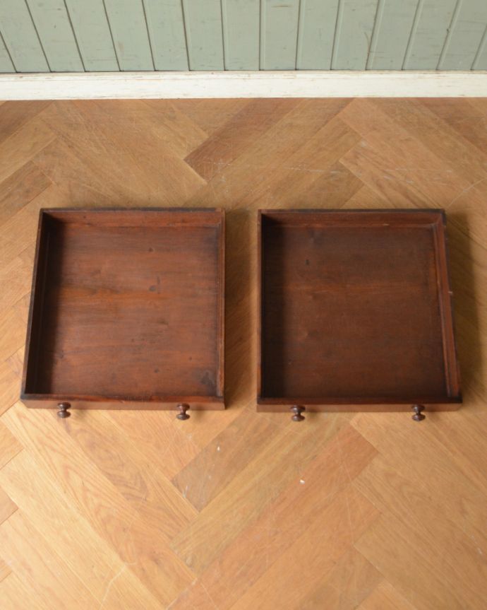 ロイドテーブル　アンティーク家具　学習デスクにも使えるホールテーブル、イギリスのアンティーク家具。引き出しが２杯付いています。(q-883-f)