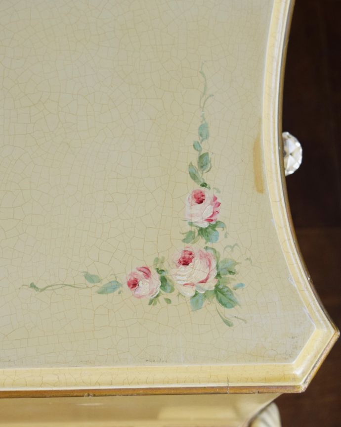 アンティークのドレッサー　アンティーク家具　ブーケを描いたドレッシングテーブル（鏡台）、アンティークのフレンチインテリア。天板の角まで、美しくカッティングされています。(q-902-f)