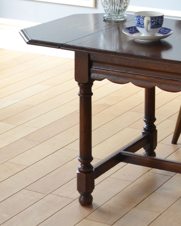 アンティークのテーブル　アンティーク家具　バタフライタイプのコーヒーテーブル、アンティークの英国家具。キチンとお直ししました。(q-905-f)