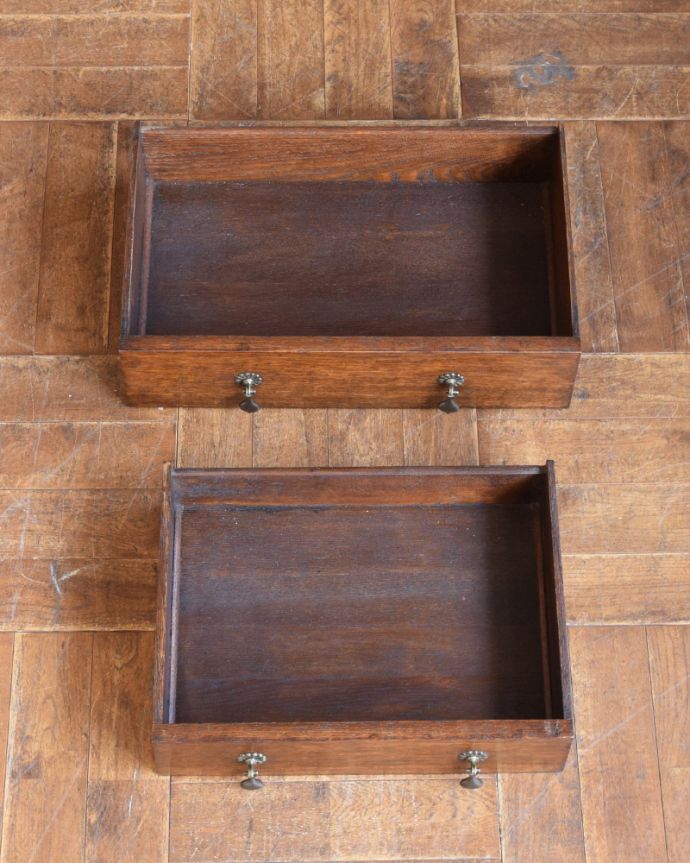 ビューロー アンティーク家具 小さいサイズのライティングビューロー、アンティークの英国輸入家具。引き出しは2杯付いています。(q-907-f)