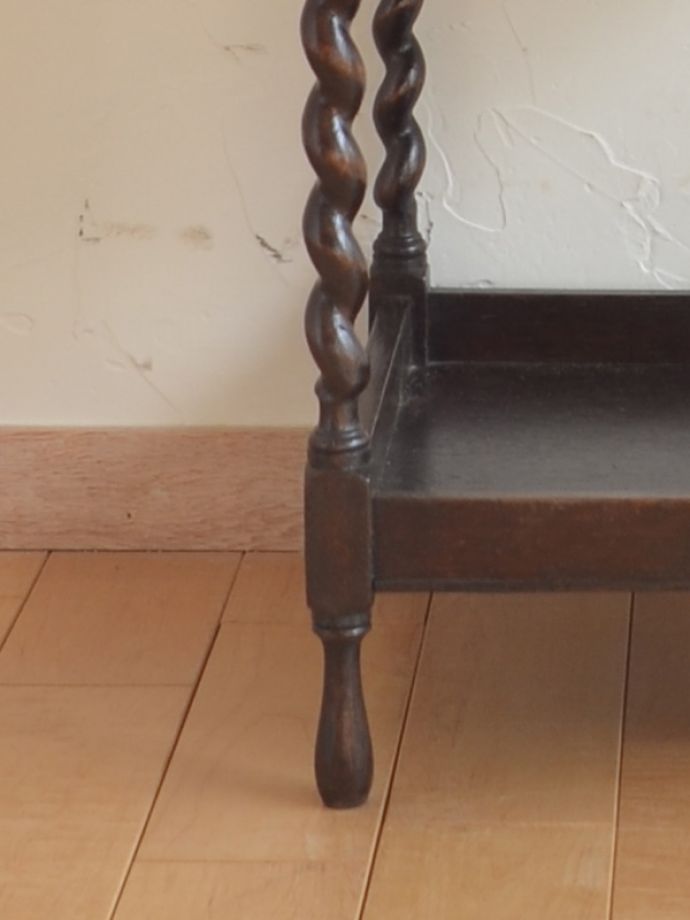 アンティークのチェスト　アンティーク家具　英国の輸入の便利なアンティーク家具、ツイスト脚がキレイなソーイングボックス。キチンとお直ししました。(q-926-f)