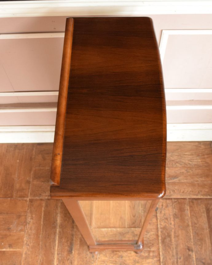 アンティークのキャビネット アンティーク家具 アンティークのショーケース、英国のミラー付きガラスキャビネット。天板もピカピカにお直ししました。(q-934-f)