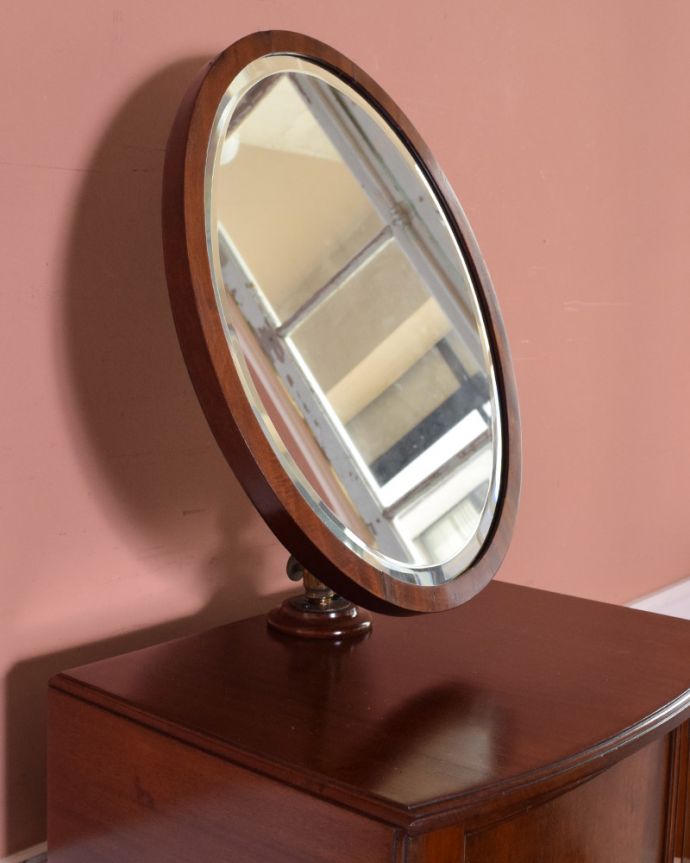 アンティークのドレッサー　アンティーク家具　英国紳士のシェービングスタンド、ミラー付きの美しいアンティーク家具（マホガニー材）。ミラーがついています。(q-974-f)