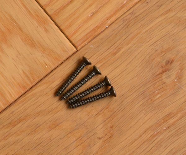 洗面・トイレ　住宅用パーツ　真鍮製クラシカルなペーパーホルダー （アンティーク色）。ビスもセットでお届けします。(sa-239)