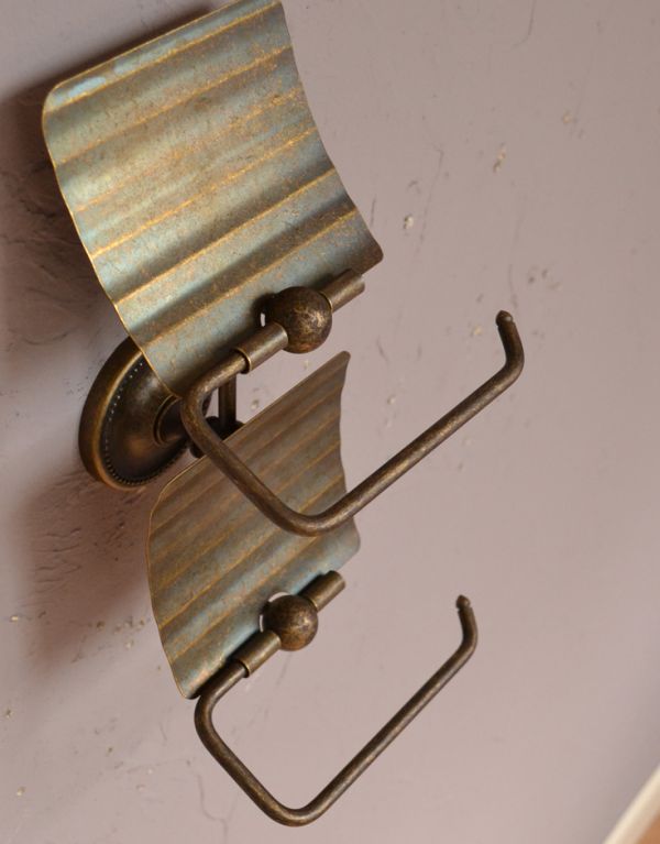 洗面・トイレ　住宅用パーツ　真鍮ペーパーホルダーツイン（アンティーク色）。トイレットペーパーが通しやすく落ちにくいデザインになっています。(sa-251)