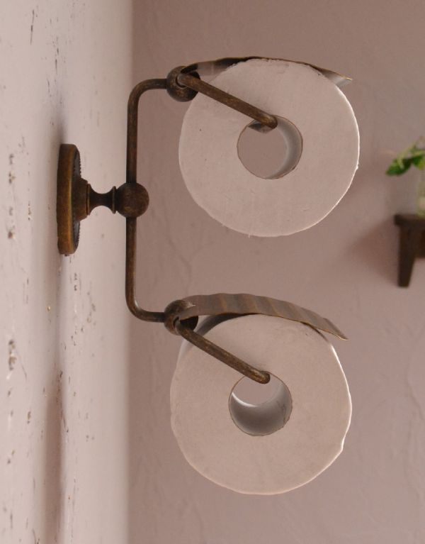 洗面・トイレ　住宅用パーツ　真鍮ペーパーホルダーツイン（アンティーク色）。ワンランク上のパウダールームを演出してくれます。(sa-251)