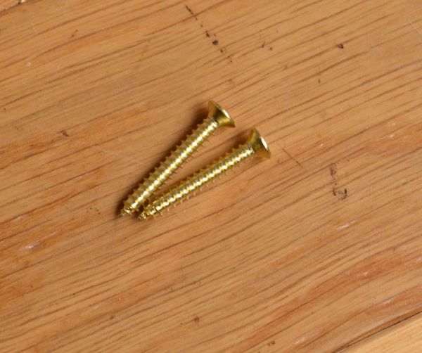 洗面・トイレ　住宅用パーツ　真鍮ペーパーホルダーツイン（アンティーク色）。ビスもセットでお届けします。(sa-251)