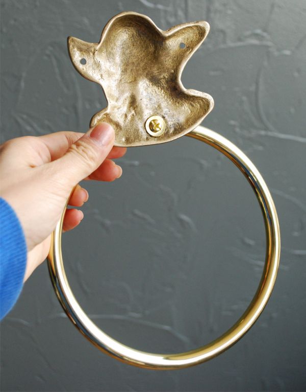 洗面・トイレ 住宅用パーツ 真鍮タオルリング (ゴールド・エンジェル)。裏側はこんな感じです。(sa-420)