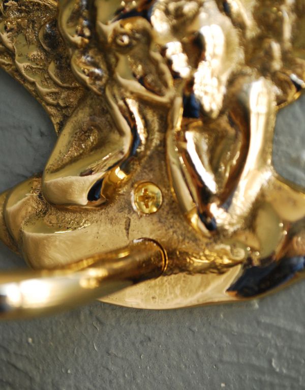 洗面・トイレ 住宅用パーツ 真鍮タオルバー (ゴールド・エンジェル・M)。両サイドに2ヵ所ビス穴が開いています。(sa-616)