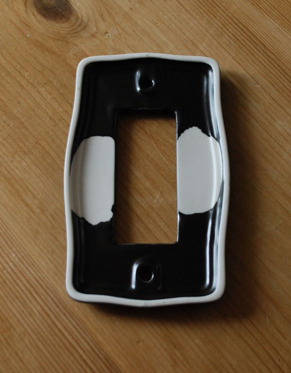 スイッチ・スイッチカバー　住宅用パーツ　陶器製スイッチプレート/黒マット（3スイッチタイプ）電気スイッチ。※ワイドスイッチには対応していません。(sc-19-c)