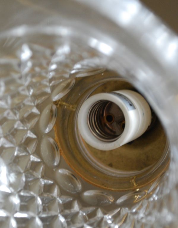 スタンドライト　照明・ライティング　真鍮メッキで仕上げたデスクランプ、輝くガラスシェードのスタンド式照明。国産球対応の壁付けランプです。(TL-0025)