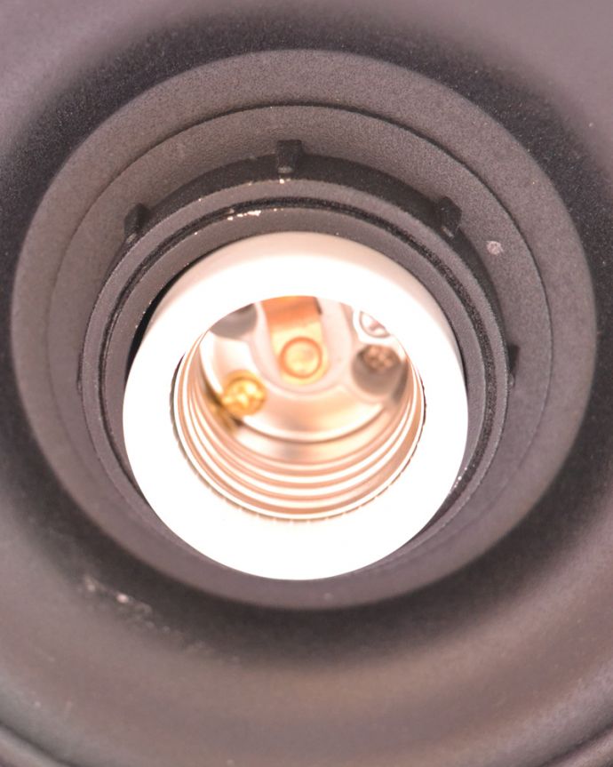 スタンドライト　照明・ライティング　インダストリアルなフロアライト（電球なし）。量販店で購入OKな国産球（口径E26対応です。(TL-0033)