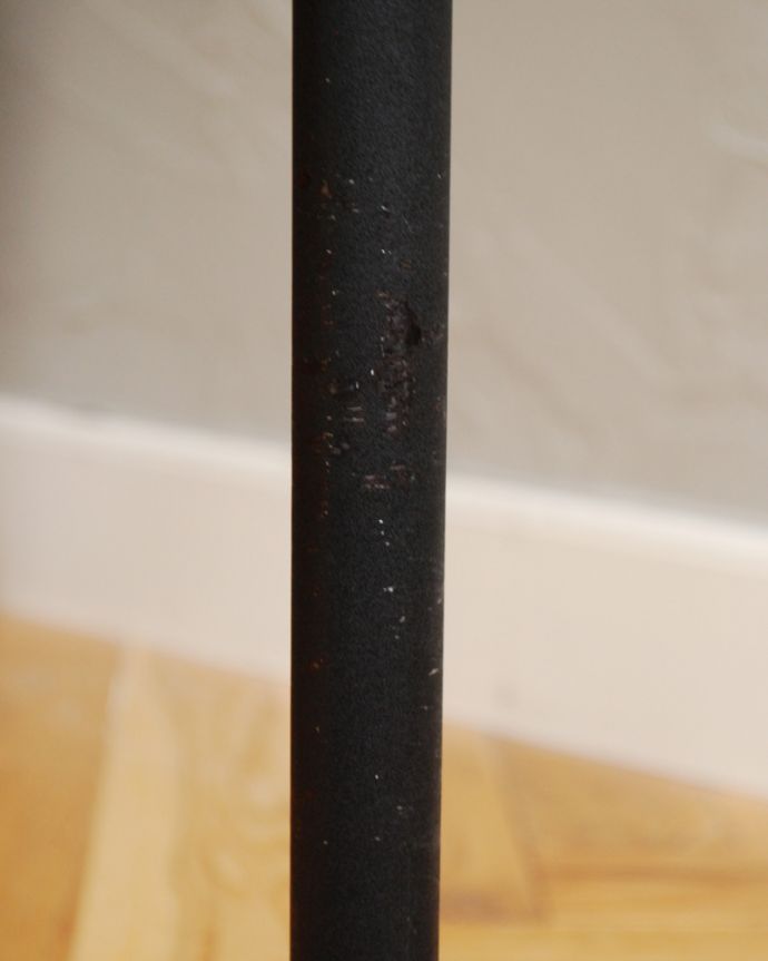 スタンドライト　照明・ライティング　インダストリアルなフロアライト（電球なし）。アンティーク風の加工されています。(TL-0033)