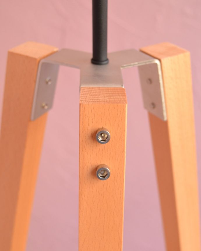 スタンドライト　照明・ライティング　木製スタンド×布シェードがお洒落な北欧スタイルのフロアライト（BK）（電球なし）。組み立てタイプです。(TL-0034)