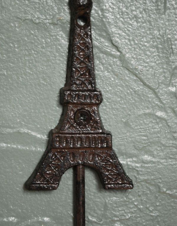 フック・フックボード 住宅用パーツ アイアン製アンティーク風エッフェル塔フック。ビス穴は2ヶ所にあります。(u-767)
