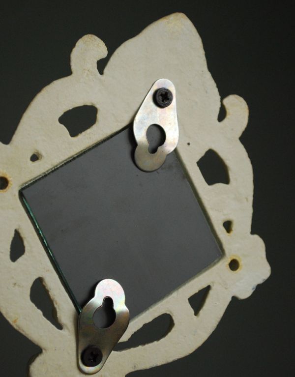 フック・フックボード　住宅用パーツ　アイアン製アンティーク風WHミラーフック（菱形）。裏はこのようになっています。(u-769)