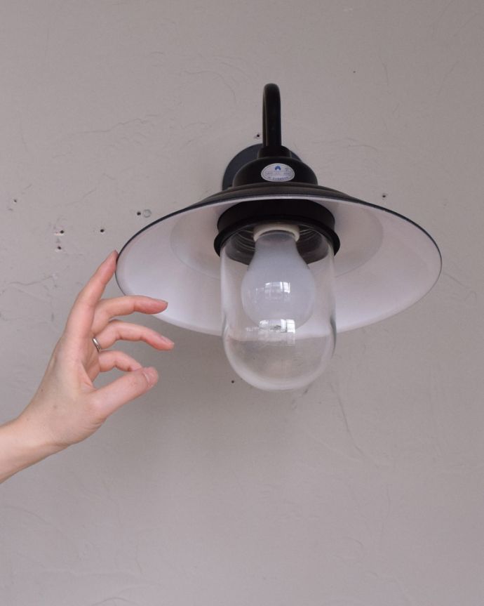 壁付けブラケット 照明・ライティング ウォールブラケット(外灯・ブラック)(電球なし)。玄関などの外灯用にいかがですか?。(wr-054b-a)