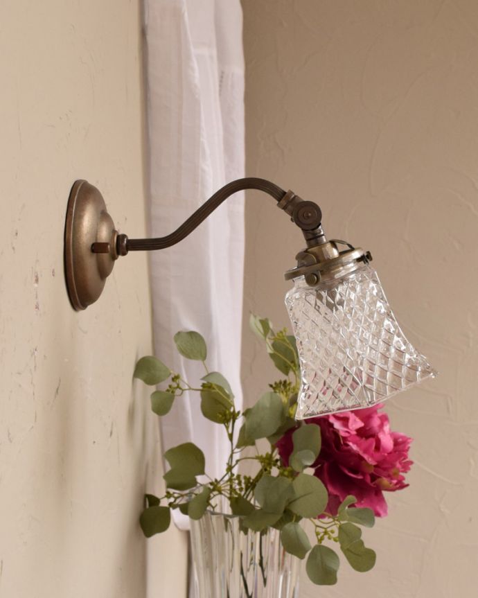 壁付けブラケット 照明・ライティング ウォールブラケット(アンティーク色・電球なし)。小ぶりなサイズなのでどこにでも取り付けやすいライトです。(wr-061-c)