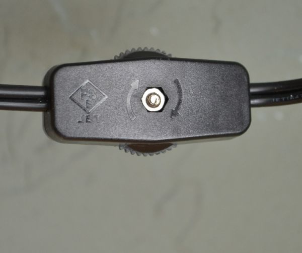 壁付けブラケット 照明・ライティング アンティーク風エンジェルウォールブラケットランプ(ブラウン)(E12ナツメ球付)。ダイヤル式のスイッチです。(wr-081)