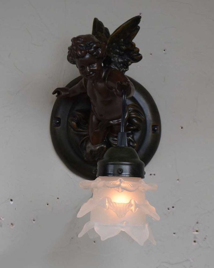 壁付けブラケット 照明・ライティング アンティーク風エンジェルウォールブラケットランプ(ブラウン)(E12ナツメ球付)。存在感のある素敵なウォールブラケットです。(wr-081)