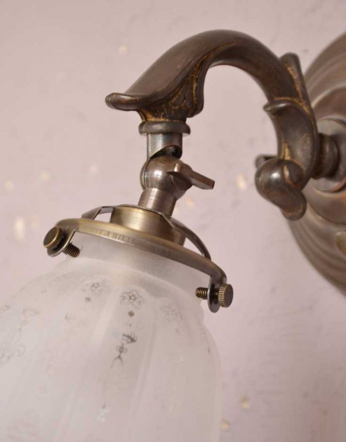 壁付けブラケット インテリア雑貨 真鍮製のウォール ブラケット(電球なし)。角度が調節できるので便利です!。(wr-087)