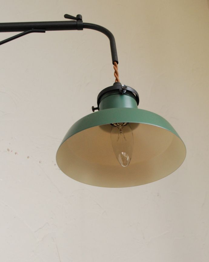 壁付けブラケット　照明・ライティング　スチールシェードのウォールブラケット（GN）（電球なし）。（口径E17対応です）LEDも使えます。(wr-104)