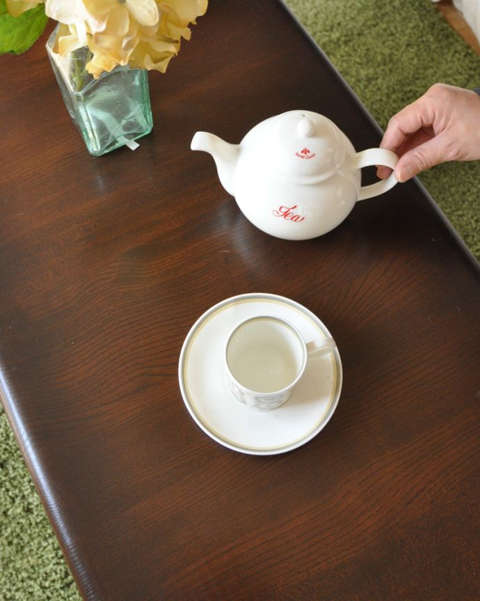 アーコールの家具 アンティーク家具 長方形のコーヒーテーブル、1970年代のアンティークアーコール家具。木目も美しいテーブル。(x-340-f)