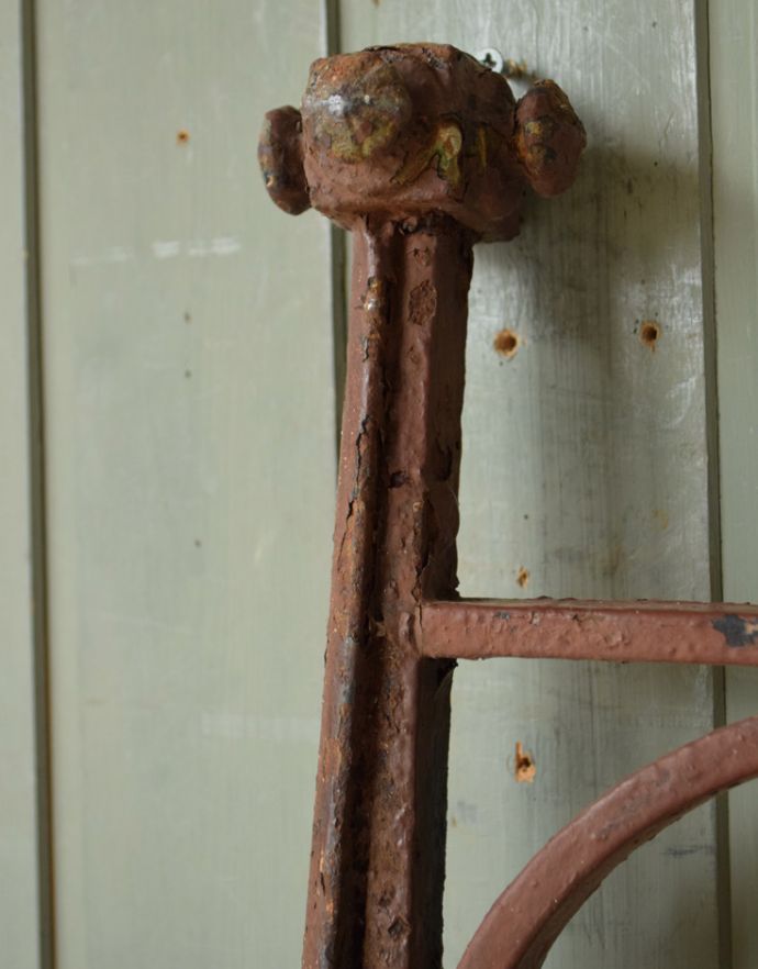 ドア・ゲート　アンティーク家具　1930年代のアンティーク アイアンレース。使えば使うほど味わいが増していきます。(x-374-f-1)