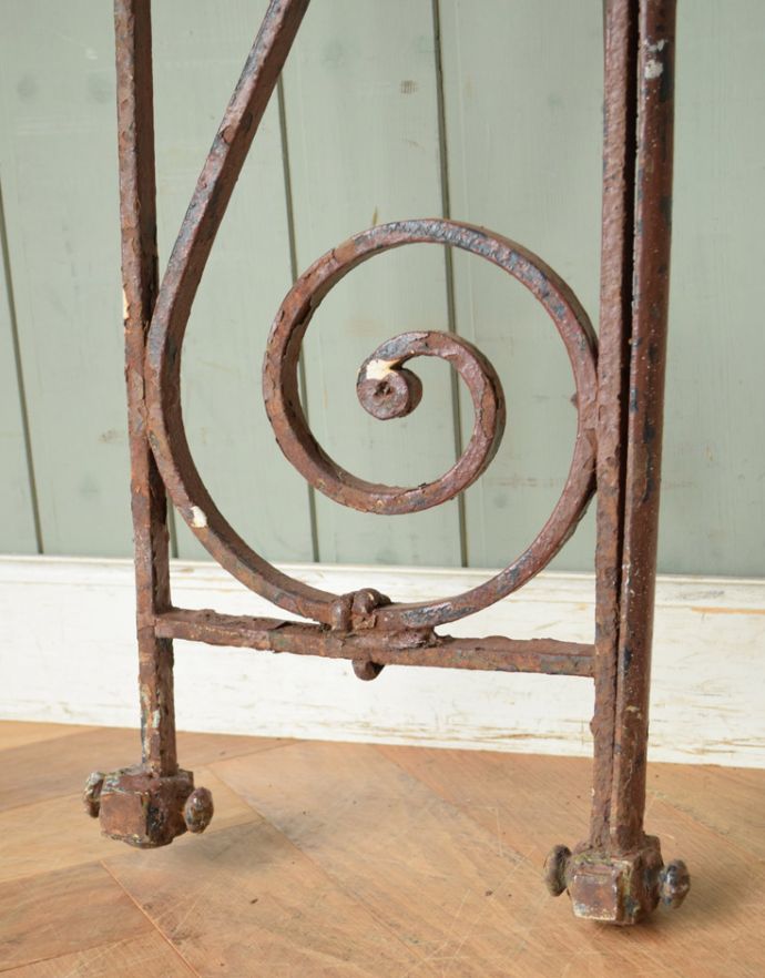 ドア・ゲート　アンティーク家具　1930年代のアンティーク アイアンレース。レプリカではなく本物なので雰囲気があります。(x-374-f-1)