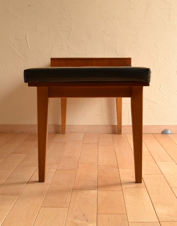 アンティーク チェア シンプルな北欧インテリア、ヴィンテージのテレフォンベンチ(電話台)。サイドから見てもキレイです!どこから見てもかっこいいです。(x-380-c)