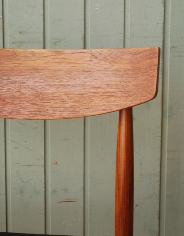 G-PLAN(Gプラン) アンティーク チェア ビンテージの北欧椅子、木製フレームのG-planダイニングチェア。背もたれは木製です。(x-463-c)